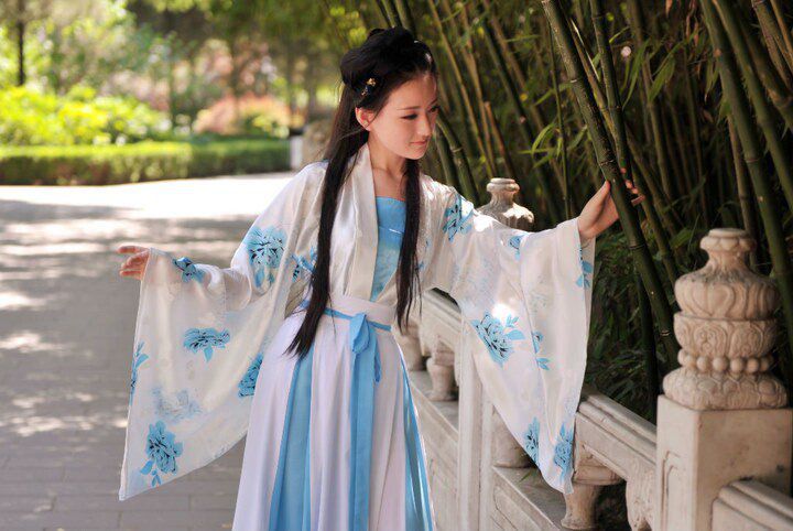 元朝是被蒙古族统治的，为什么他们的衣服也叫汉服？