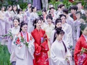 汉服复兴浪潮:汉服爱好者连年增长 Z世代对中国传统文化自信