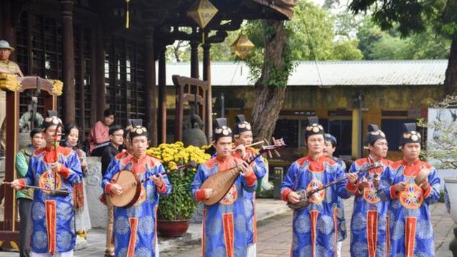 源于中国的春节习俗：只有越南保留下来，举行时民众穿汉服写汉字