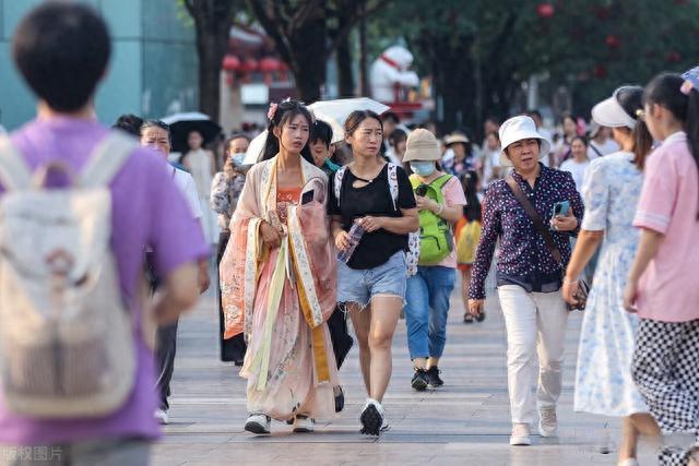 汉服风潮:传统文化的魅力与年轻人的新宠