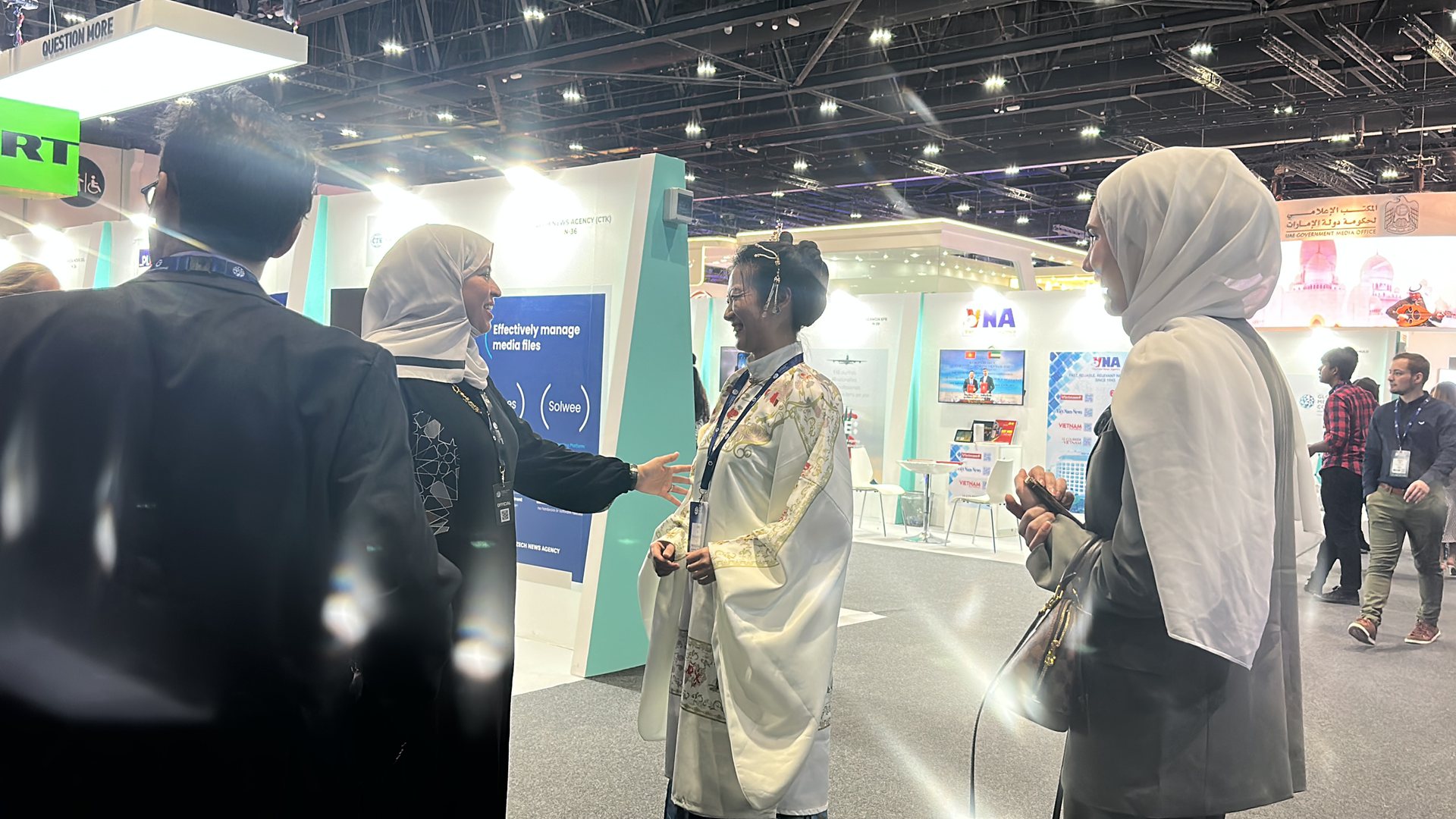 汉服复兴:从“官方依赖”走向“民间自信”的觉醒